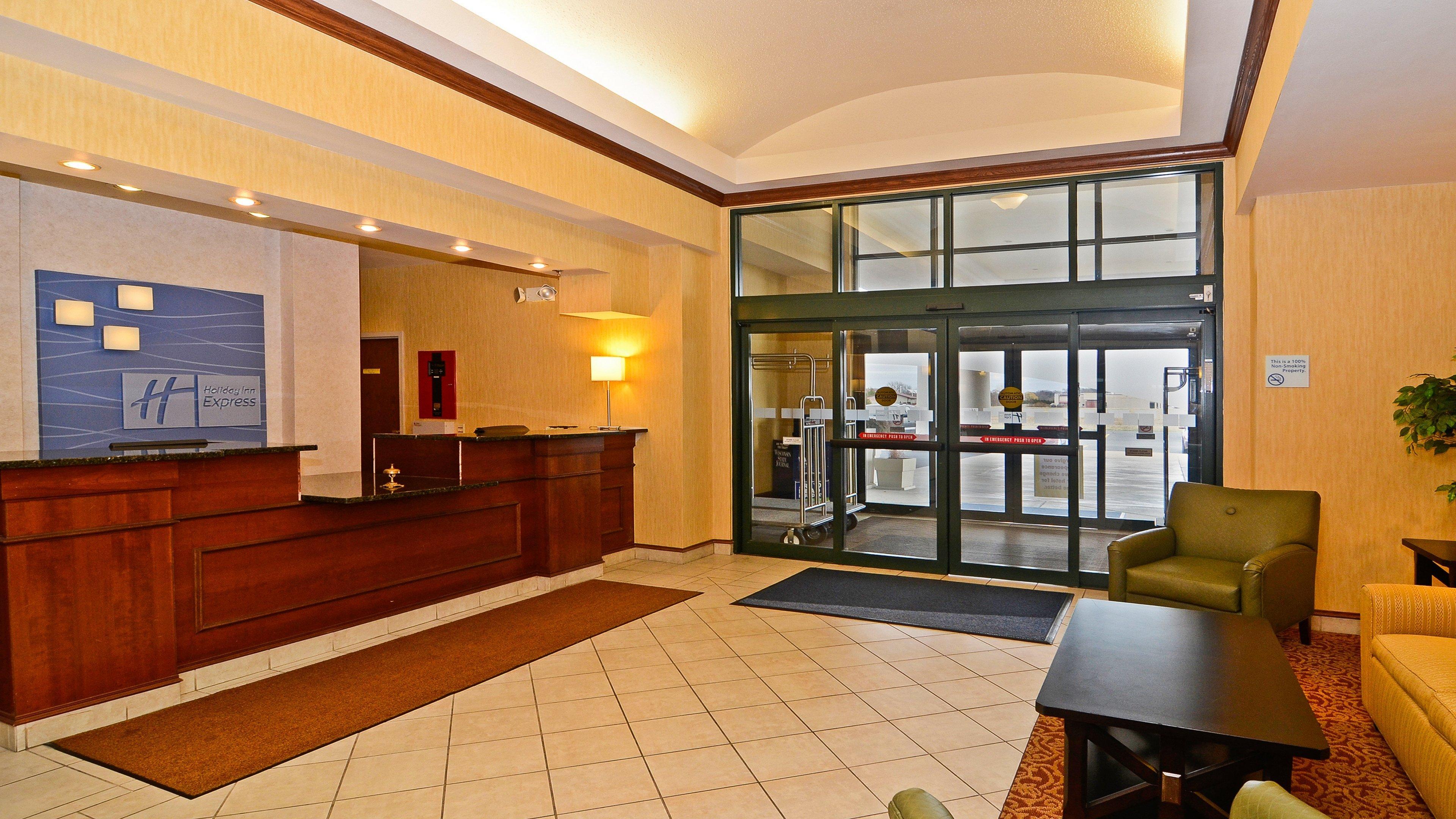 Holiday Inn Express Hotel & Suites Fort Atkinson By Ihg Екстер'єр фото